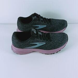 Brooks Women's Sneakers in Black and Pink